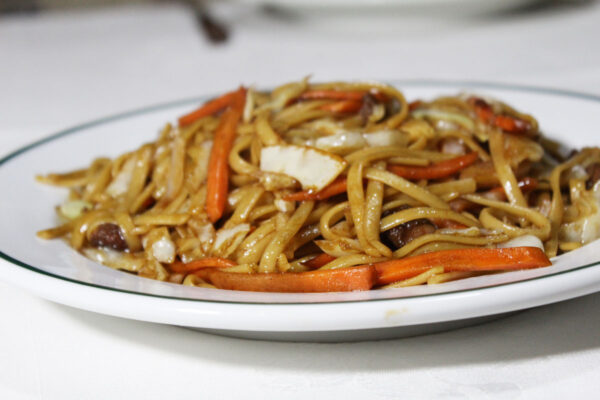 Tallarines fritos con ternera - Restaurante Gran Muralla Albacete